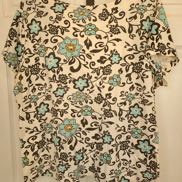 (406) Nick and Sarah Woman's Blouse, Size: 1X Color: White, Black, and Blue - Picture 10 of 16